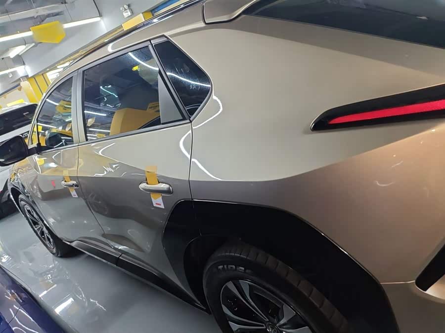 Toyota bZ4X 2022 immagine di auto #6