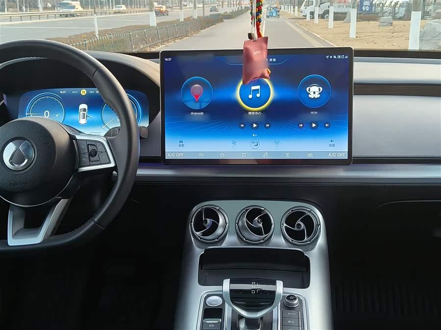 Denza X 2020 car image #6