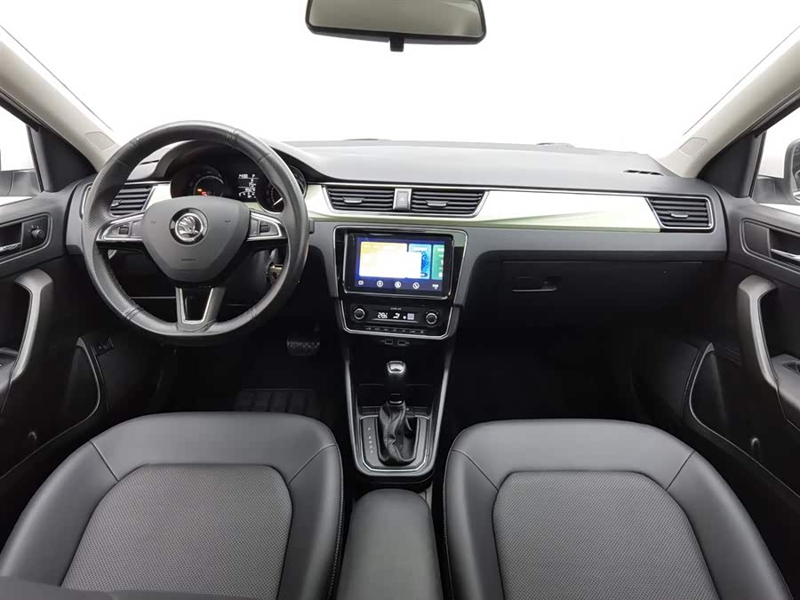 Skoda Rapid 2021 car image #6