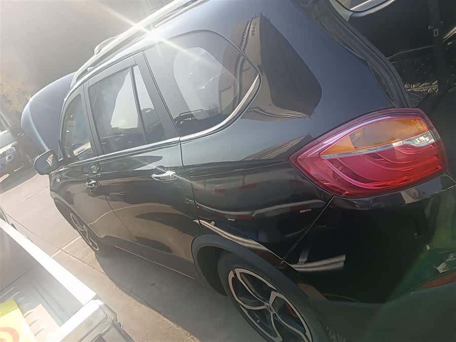 SWM X7 2017 #6 SWM X7 2017 car image #6