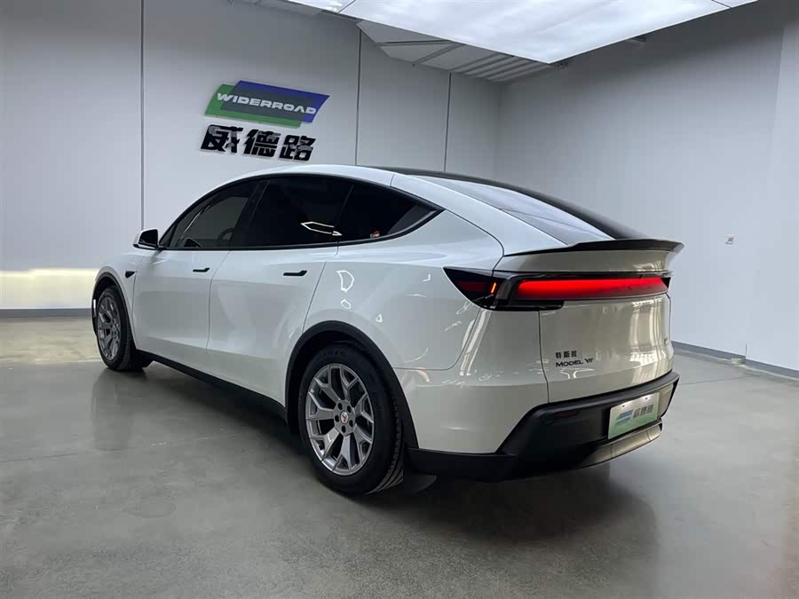 特斯拉 Model Y L 2025 汽车图片 #6