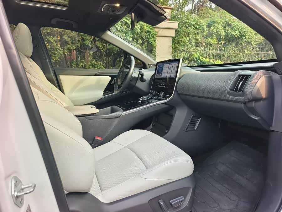 Toyota bZ4X 2022 immagine di auto #6