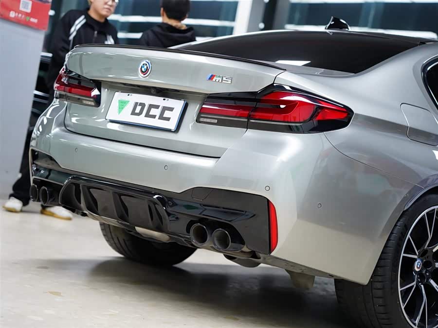 BMW M5 2022 صورة سيارة #6