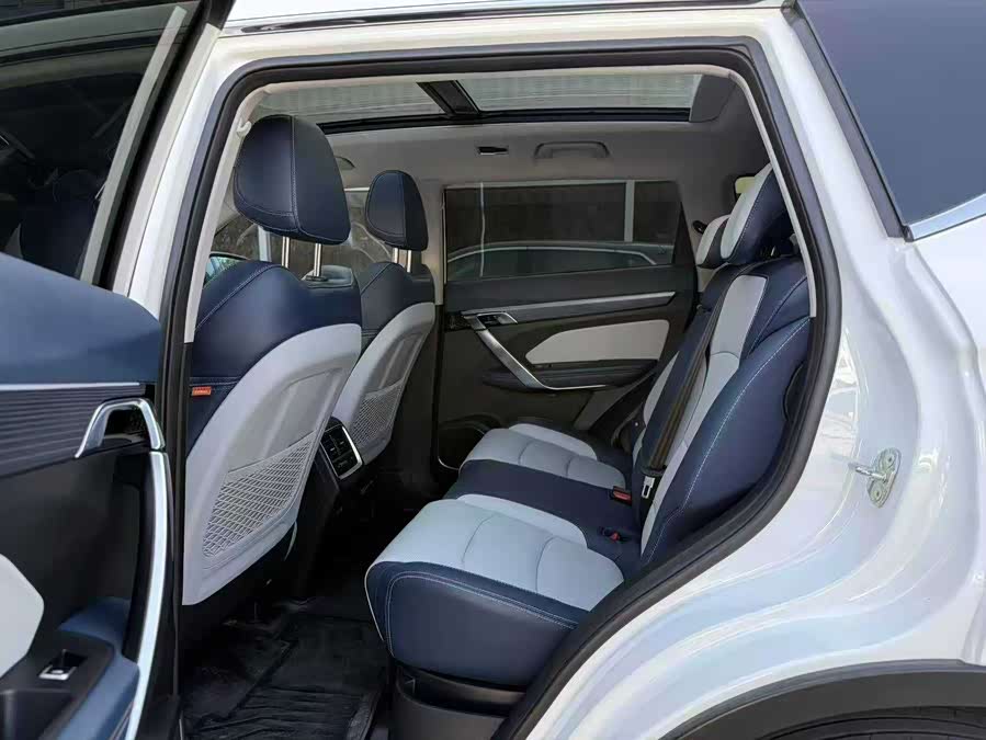 GEELY Boyue 2023 car image #6