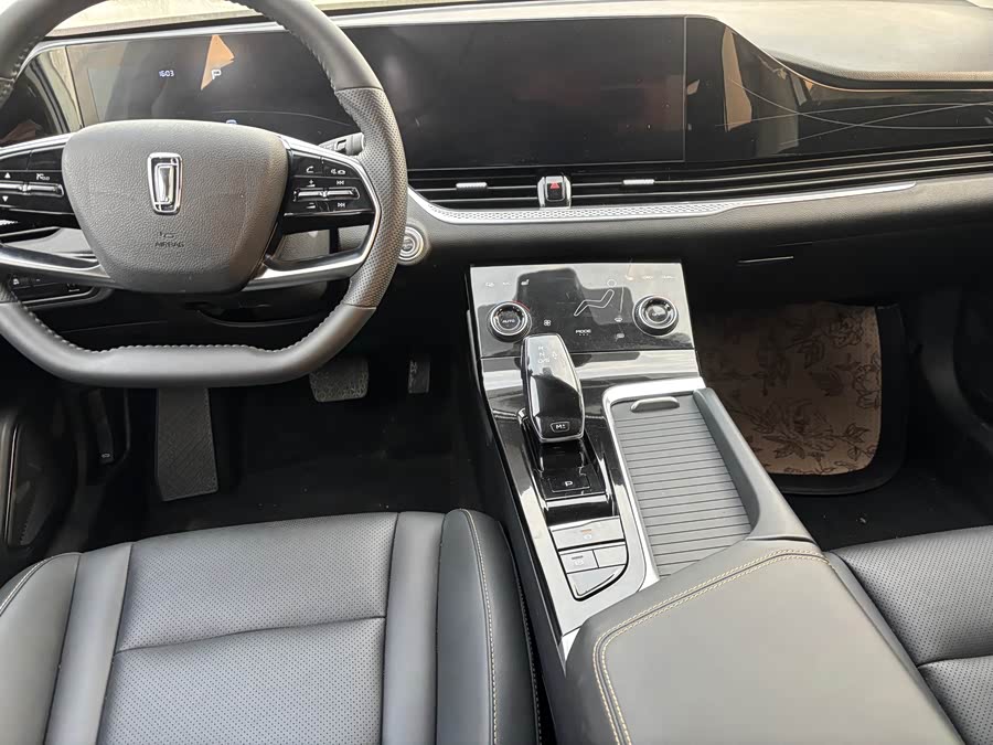 2023 car image #6