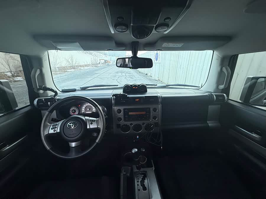 Toyota FJ Cruiser 2016 car image #6