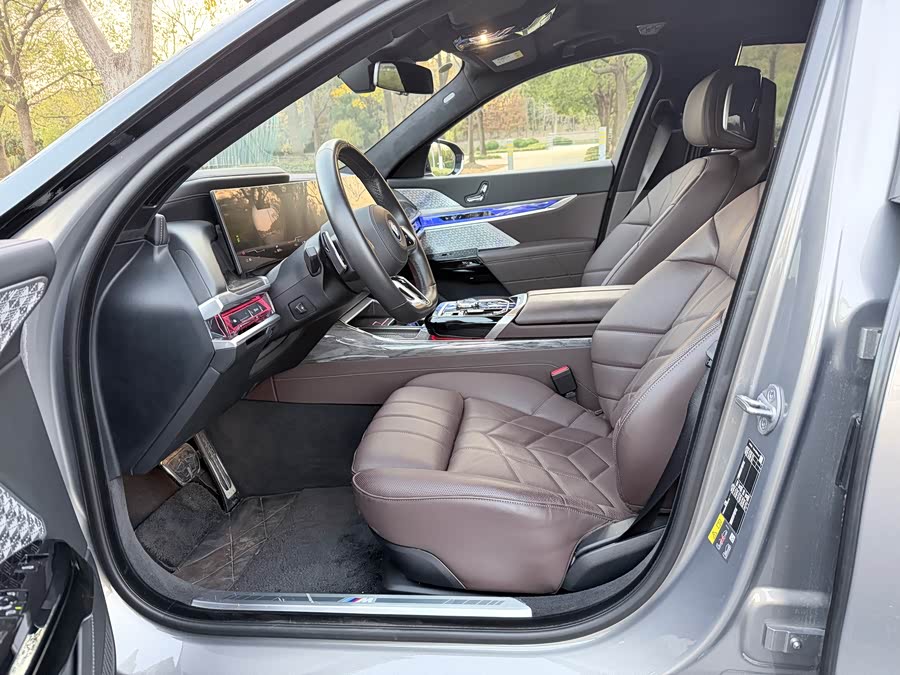 BMW i7 2024 imagen de coche #6