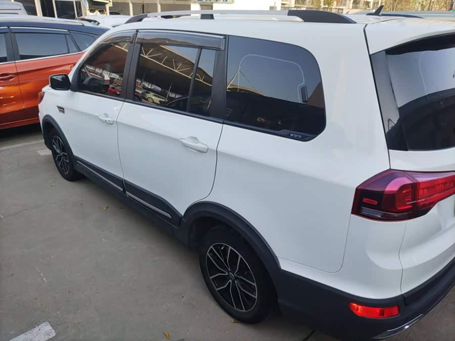 SWM斯威汽车 SWM斯威X3 2021 #6 SWM斯威汽车 SWM斯威X3 2021 汽车图片 #6