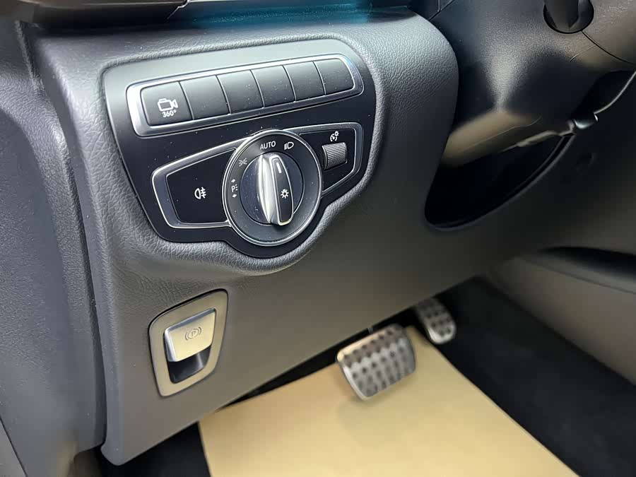 Mercedes-Benz V Class 2022 car image #6