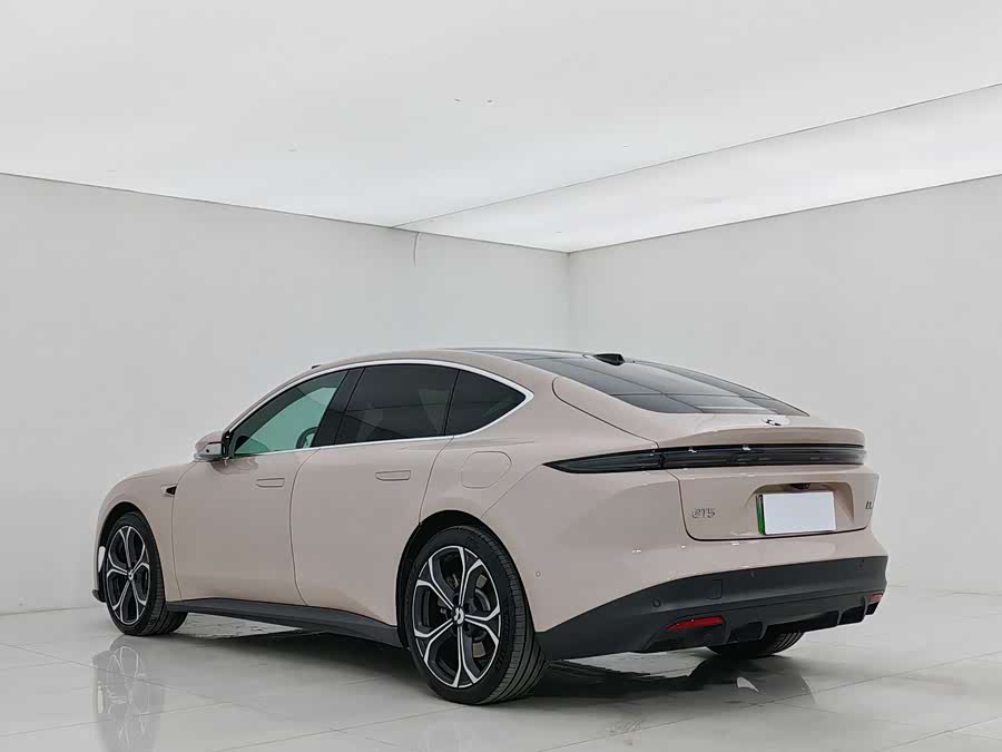 NIO ET5 2024 car image #6