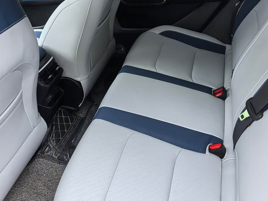 GEELY Emgrand 2016 car image #6