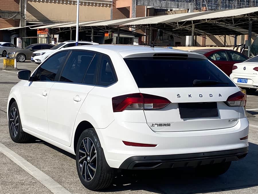 Skoda Rapid Spaceback 2020 immagine di auto #6