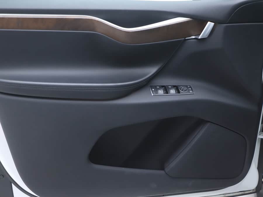 Tesla Model X 2017 #6 Tesla Model X 2017 car image #6
