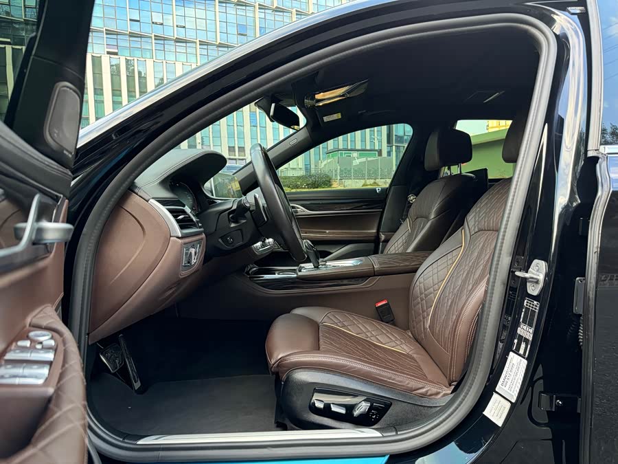 BMW 7 Series 2022 #6 BMW 7 Series 2022 car image #6