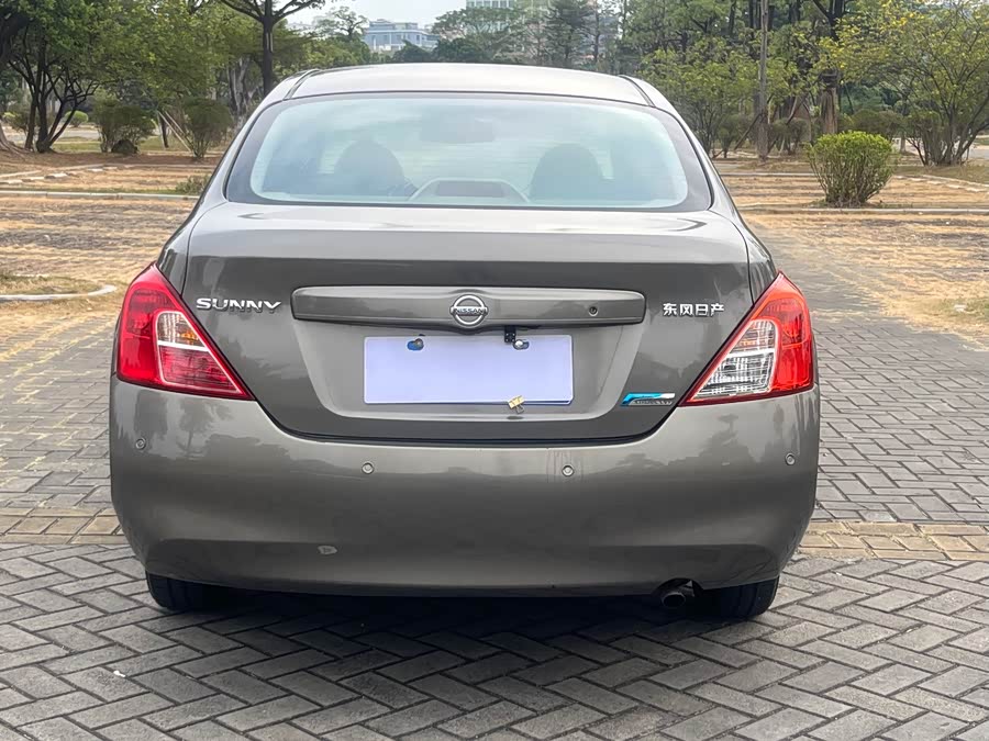 Nissan Sunny 2012 #6 Nissan Sunny 2012 car image #6