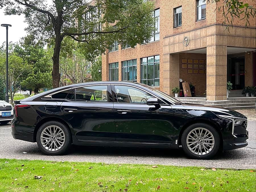 2023 car image #6