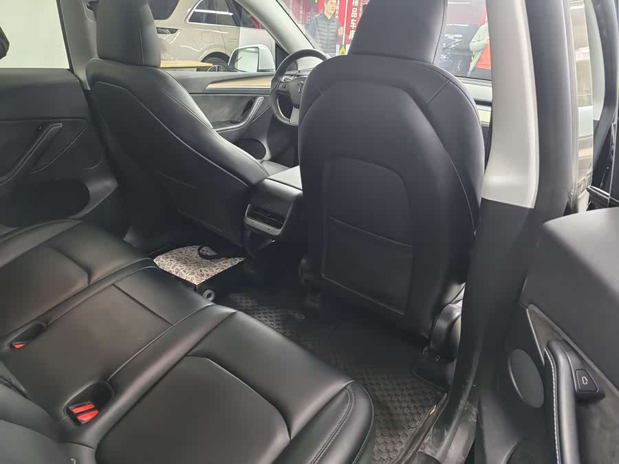 Tesla Model Y 2023 car image #6