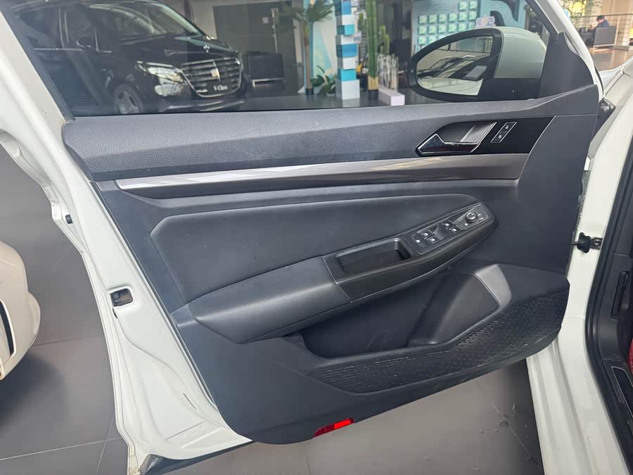 Volkswagen Bora 2021 car image #6