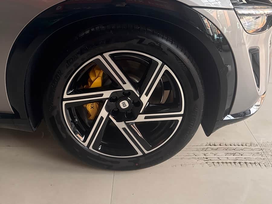 MI YU7 2025 car image #6