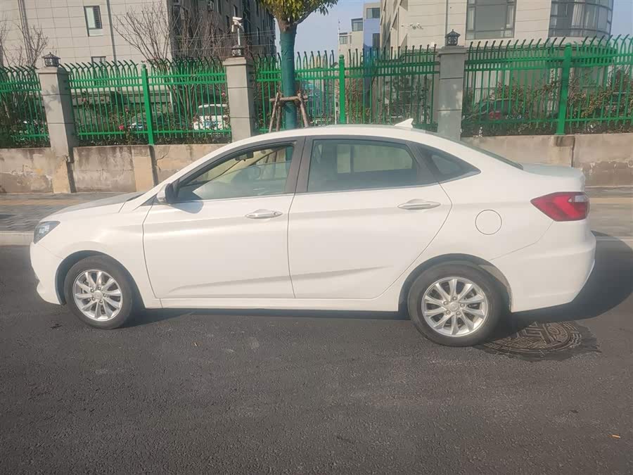 Changan Alsvin V7 2015 car image #6