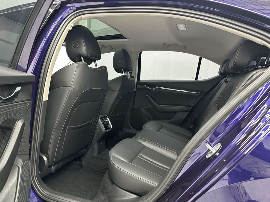 Skoda Octavia 2021 car image #6