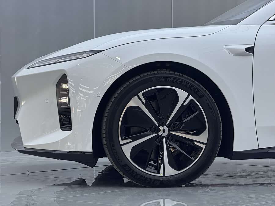 NIO ET5 car image #6