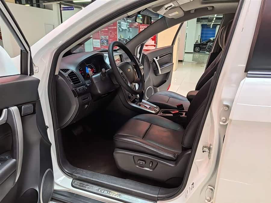 Chevrolet Captiva 2017 car image #6