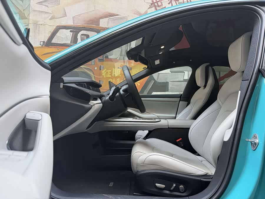 MI SU7 2024 car image #6