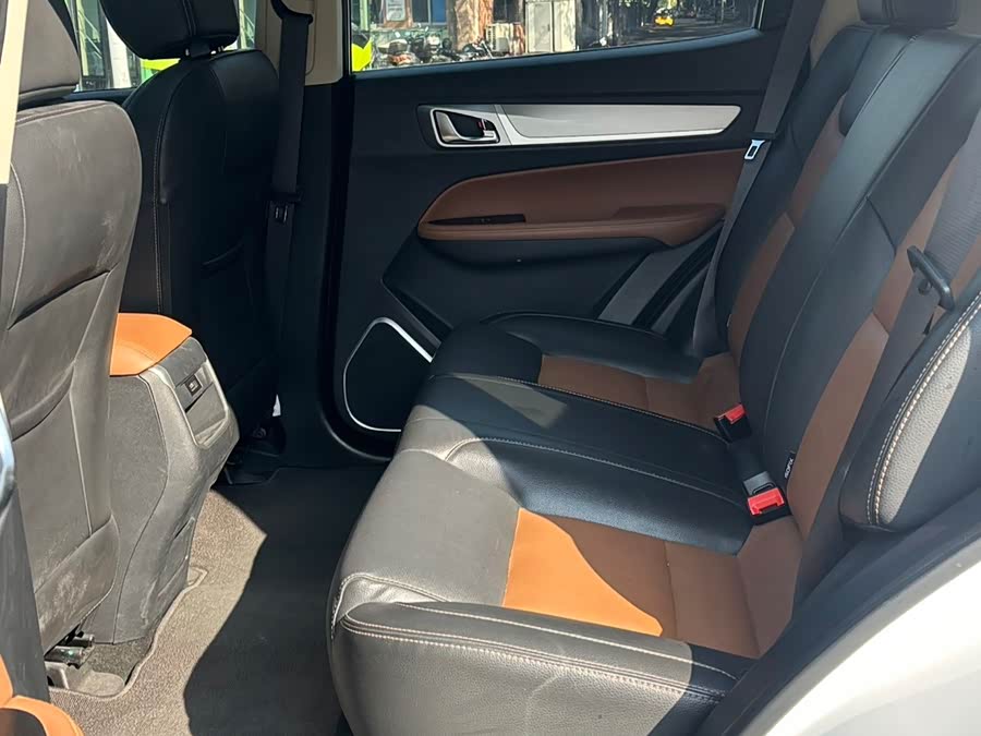 GEELY Vision X6 2019 imagen de coche #6