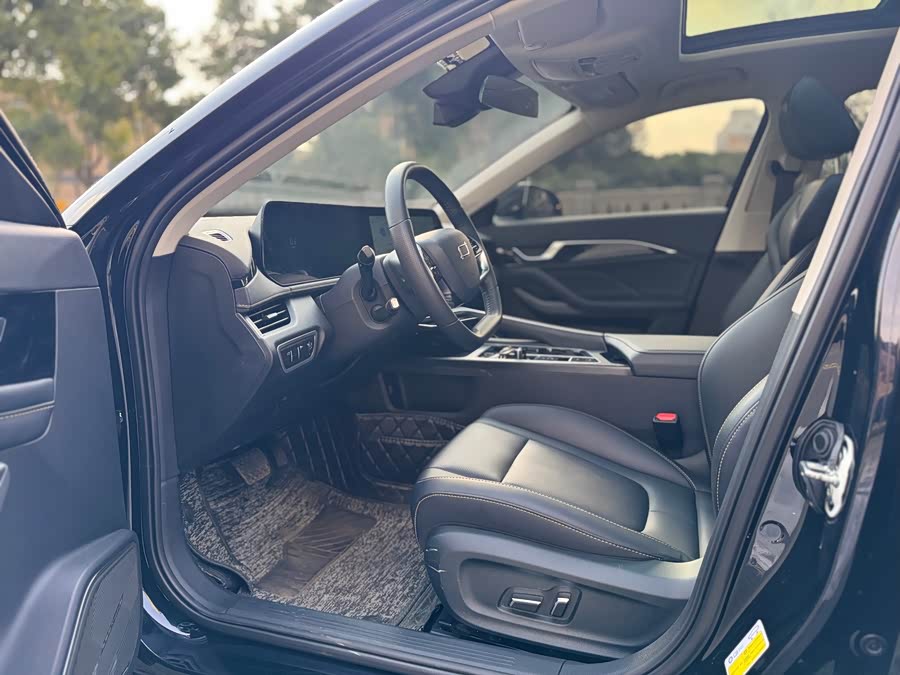 2023 car image #6