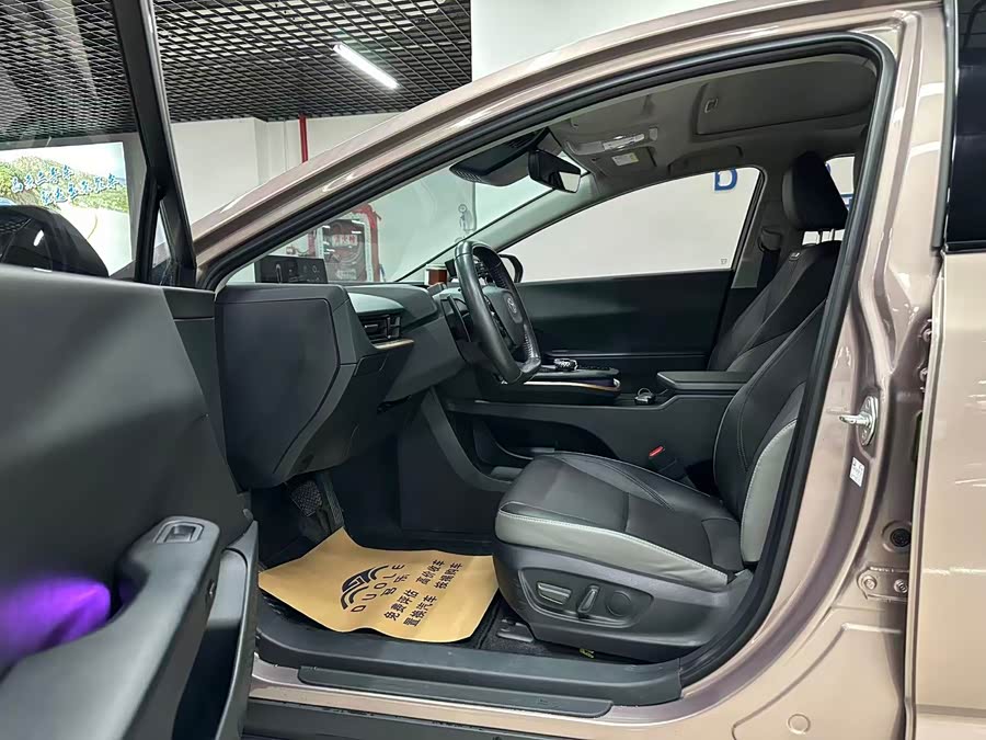 Toyota bZ3 2023 immagine di auto #6