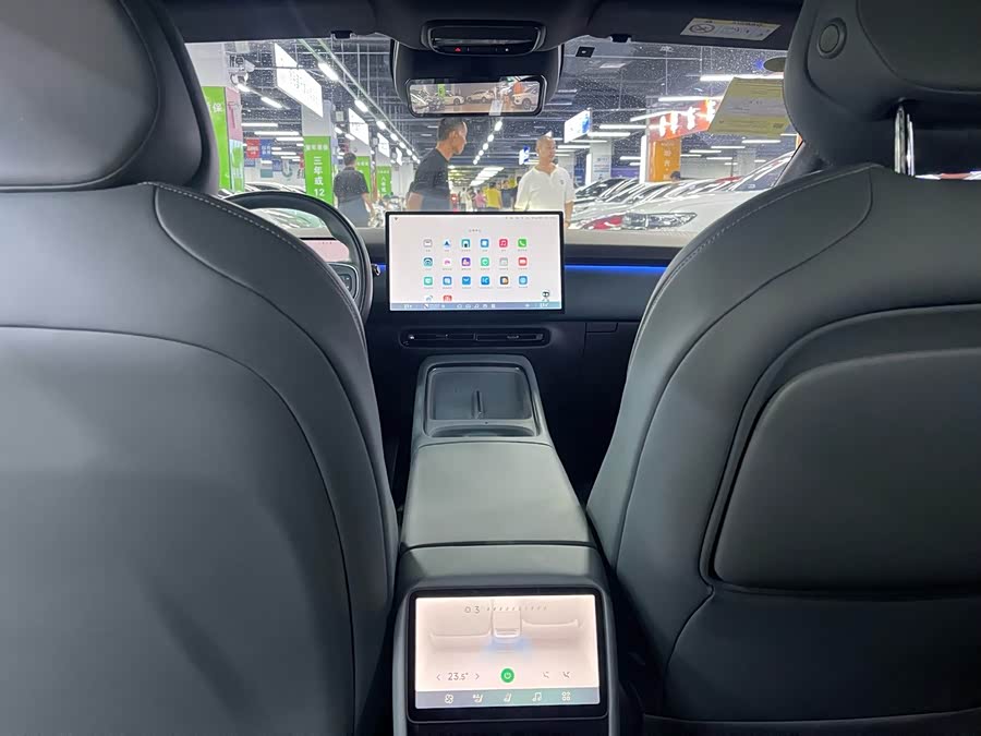 Xpeng P7+ 2025 car image #6