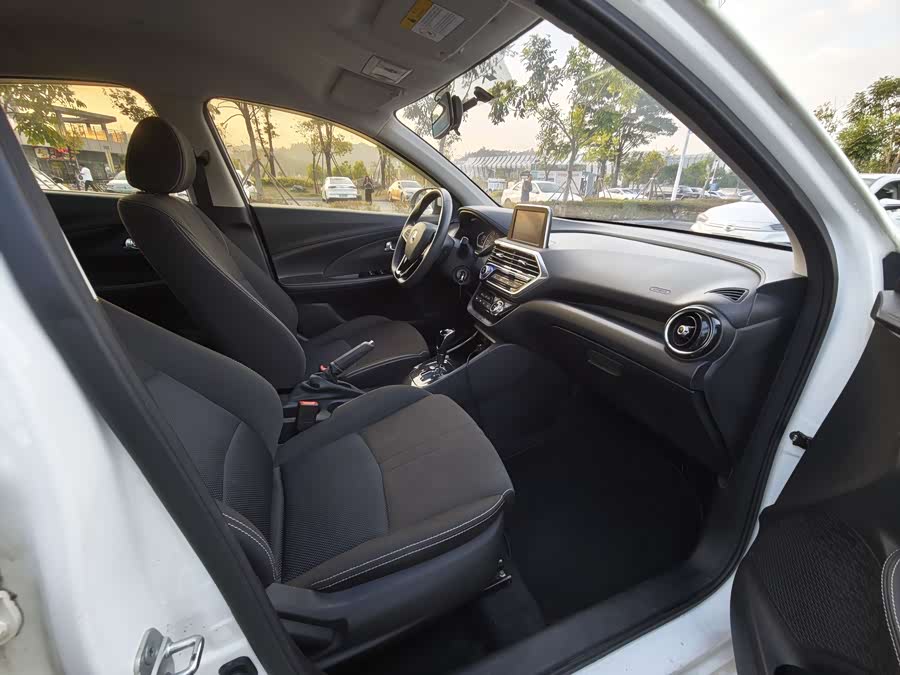 Changan Alsvin 2018 car image #6