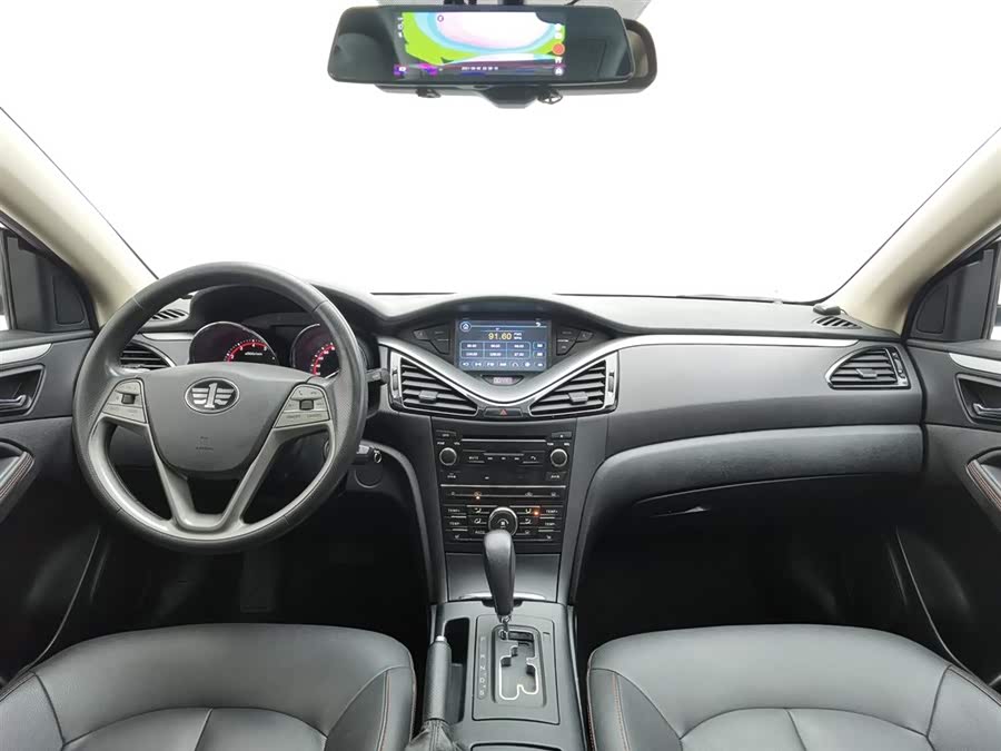 2015 car image #6