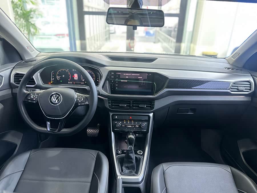 Volkswagen T-Cross 2021 car image #6