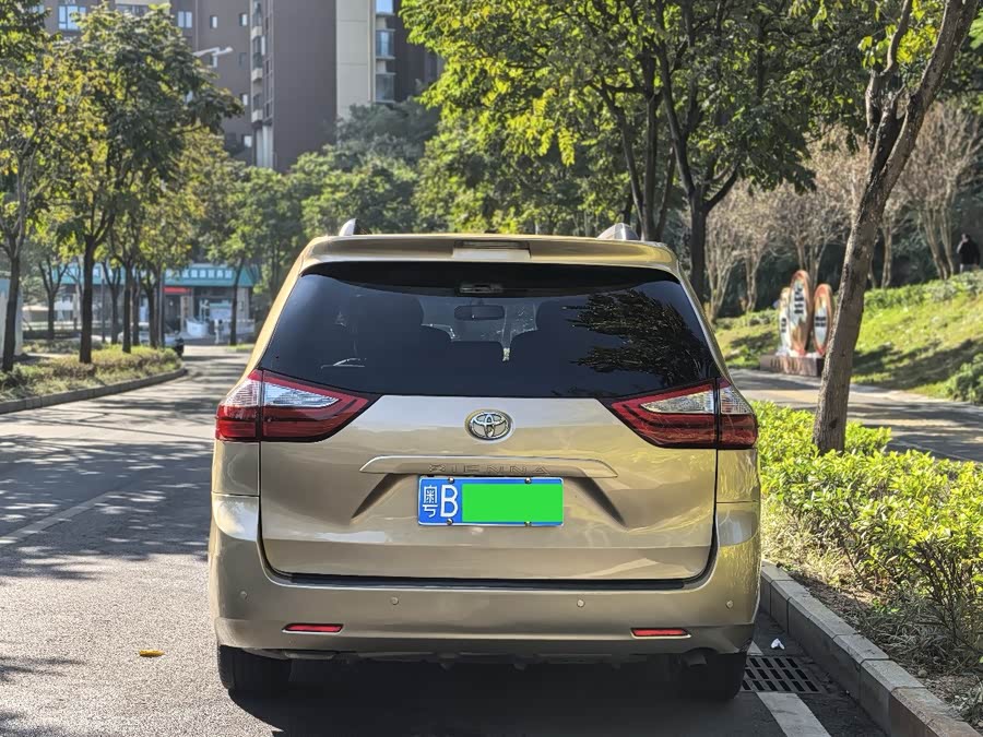 Toyota SIENNA 2015 car image #6