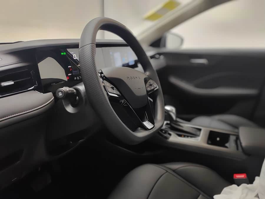 Roewe i5 car image #6