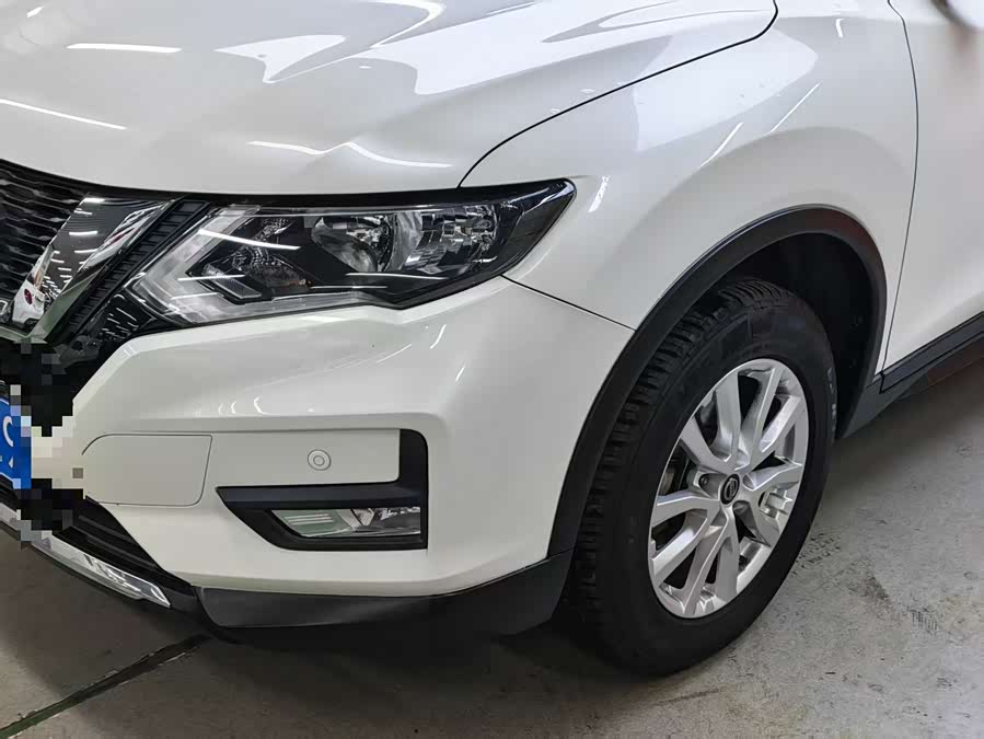 Nissan X-Trail 2018 car image #6