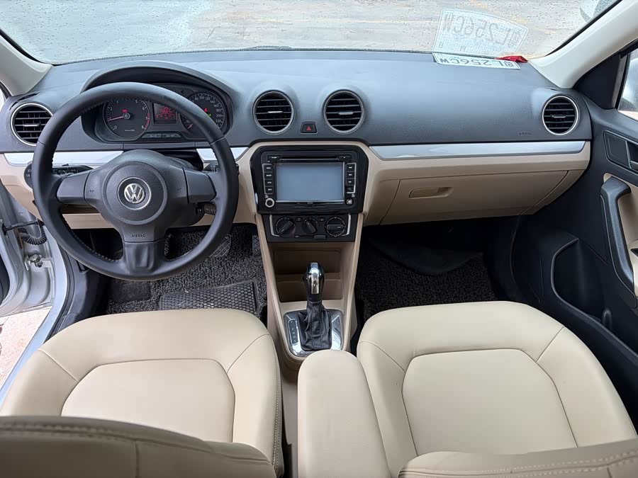 Volkswagen Jetta 2013 immagine di auto #6