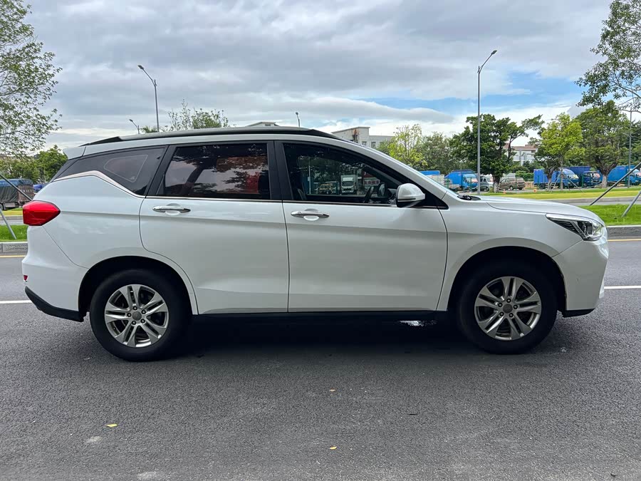 Haval M6 2019 car image #6