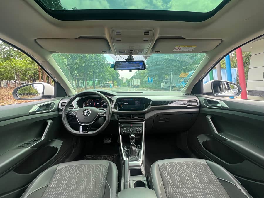 Volkswagen T-Cross 2023 car image #6