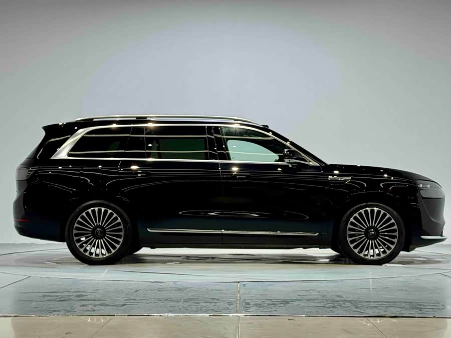 2025 car image #6
