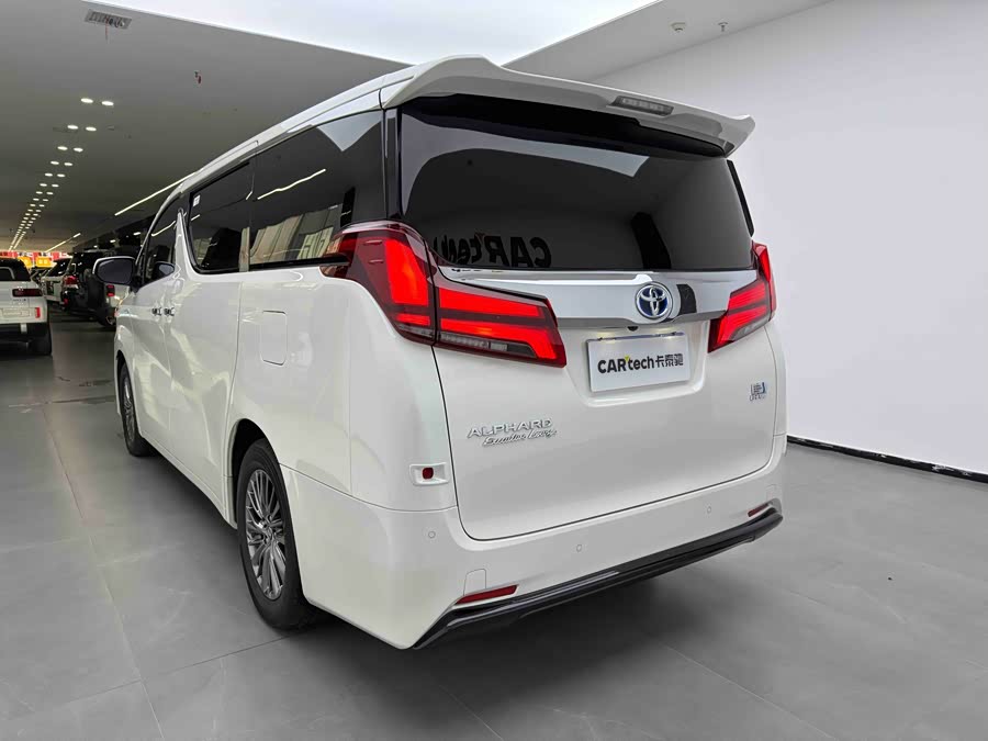 Toyota Alphard 2023 car image #6