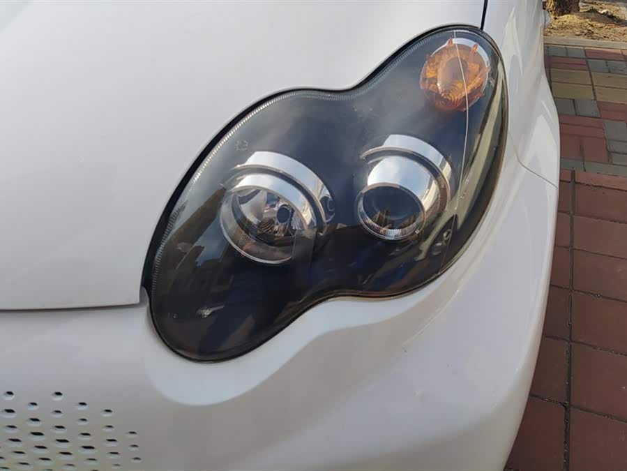 BYD e1 2020 car image #6