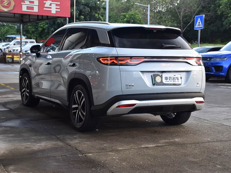 BYD SongL DM-i 2025 #6 BYD SongL DM-i 2025 car image #6