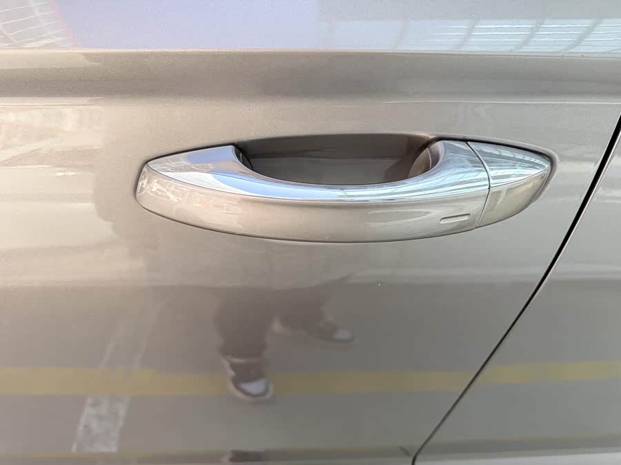 Skoda Karoq 2020 car image #6