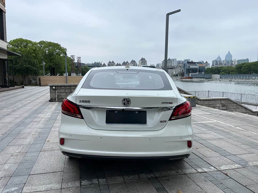 6 2018 car image #6