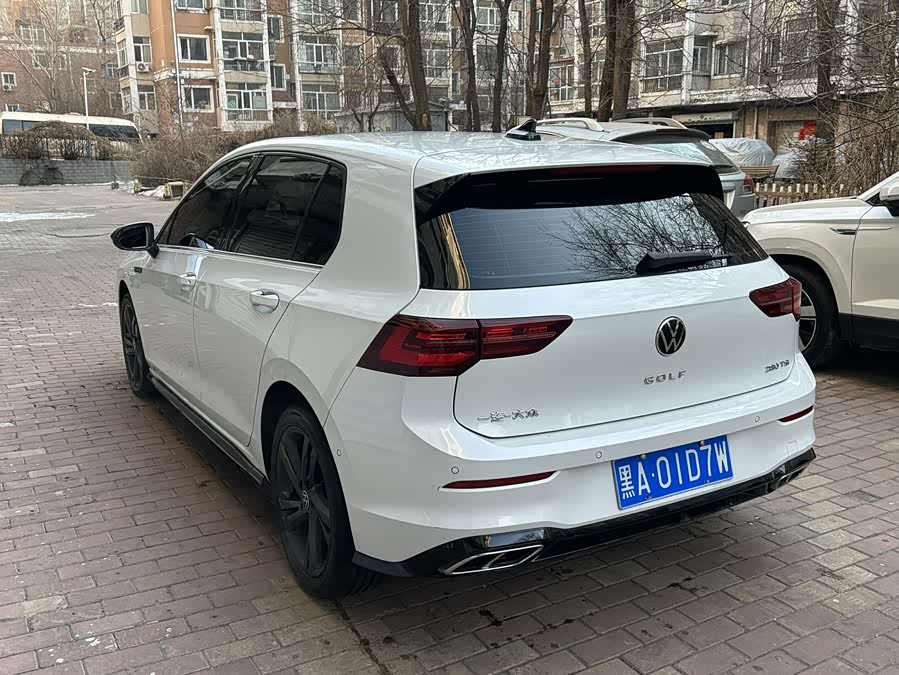 Volkswagen Golf 2022 car image #6