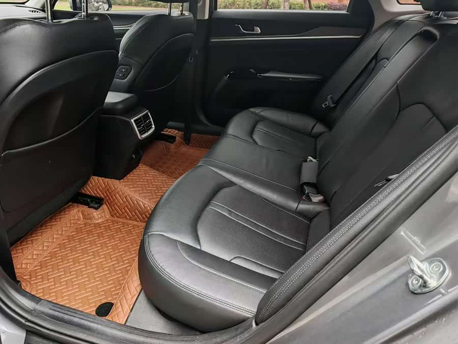 Kia K5 2023 car image #6