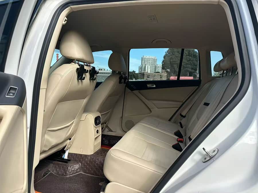 Volkswagen Tiguan 2015 car image #6